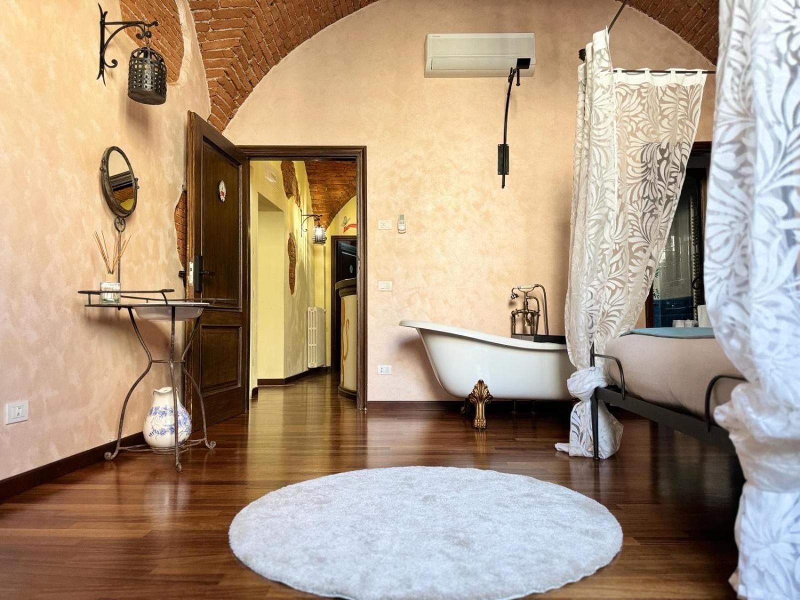 Luxury Corte Dei Nobili ลุคคา ภายนอก รูปภาพ